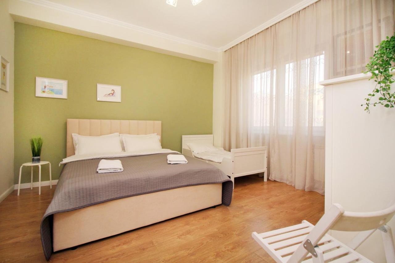 Perfect Spacious Apartment 356 Almaty Ngoại thất bức ảnh