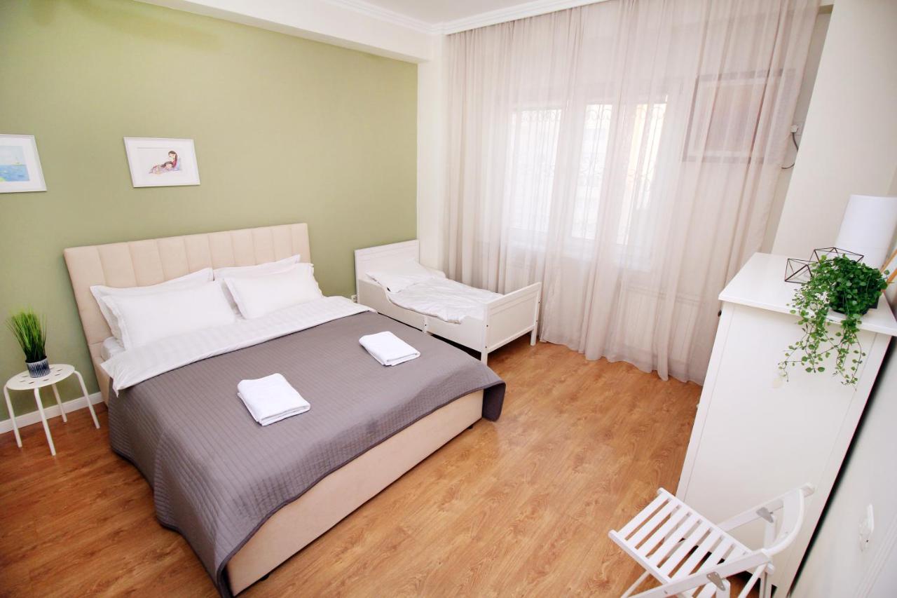 Perfect Spacious Apartment 356 Almaty Ngoại thất bức ảnh